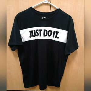 The Nike Tee Men's Tee Shirt XL